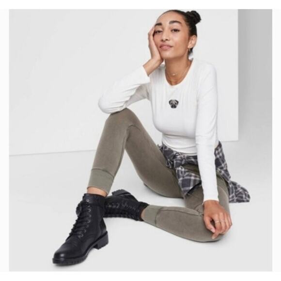 NWT Wild Fable White Ribbed Pug Dog Embroidered Top Women's Size Medium - Picture 1 of 7